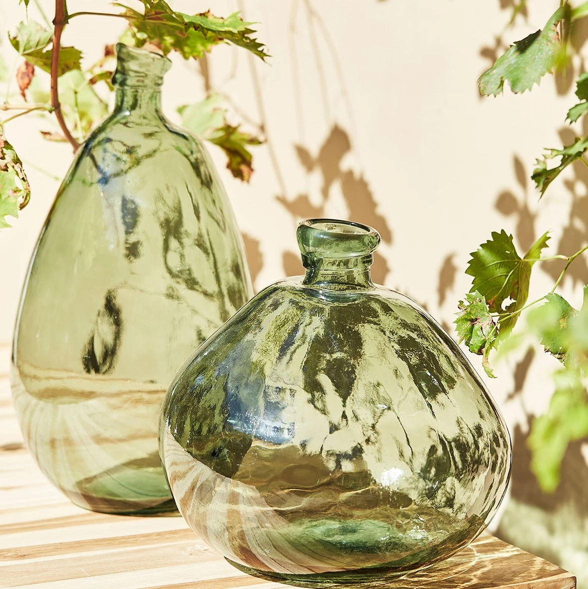 Côté Table Vase Colibri Sauge D33xh33cm Verre Recyclé 4 Côté Table Vase Colibri Sauge D33xh33cm Verre Recyclé – Image 4